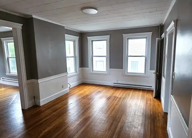 Property at 117 Merrifield St Unit 2, Worcester, MA, 01605, 2 beds, 1 bath, [object Object]