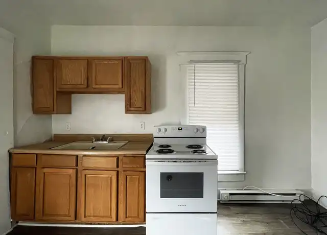 Property at 626 W Main St #2, Muncie, IN, 47305, 1 bed, 1 bath, [object Object]
