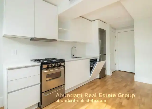Property at 123 Highland Ave Unit 11, Somerville, MA, 02143, 1 bed, 1 bath, [object Object]