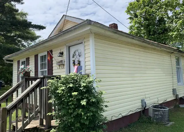 Property at 1134 Cove Rd, Roanoke, VA, 24017, 2 beds, 1 bath, [object Object]