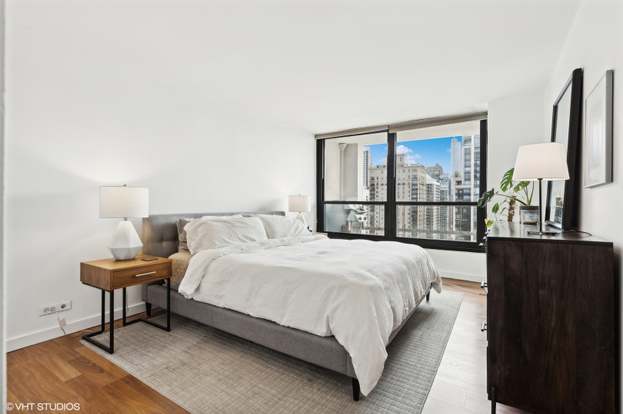 1030 N State St Unit 27J, Chicago, IL 60610