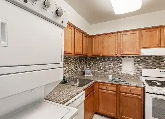 Property at Arbors at Edenbridge Apartments and Townhomes - 8309 Arbor Station Way, Parkville, MD, 21234, 2 beds, 1 bath, [object Object]
