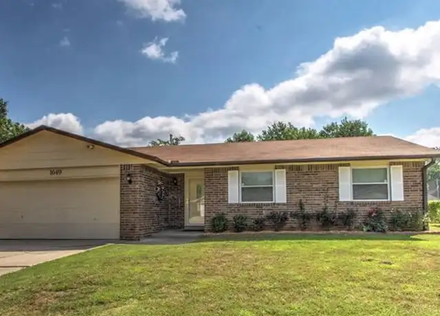 Property at 1649 S Poplar Ave, Broken Arrow, OK, 74012, 3 beds, 1 bath, [object Object]