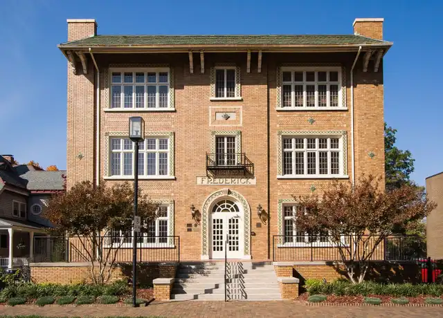 Property at 515 N Church St #109, Charlotte, NC, 28202, 1 bed, 2 baths, [object Object]