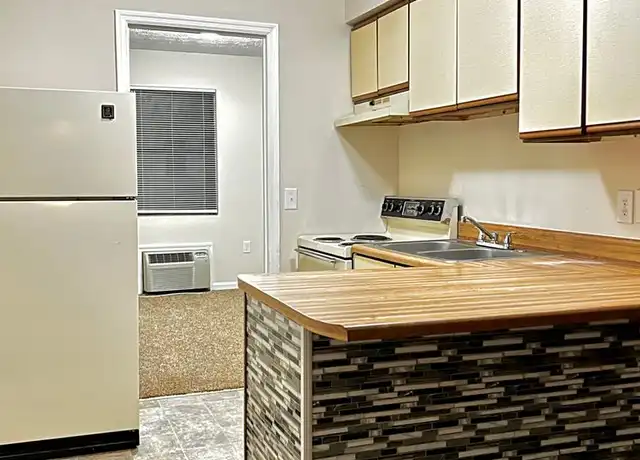 Property at 393 Gibson Ln Unit 6, Richmond, KY, 40475, 1 bed, 1 bath, [object Object]