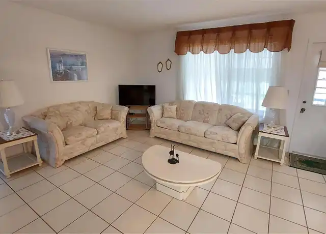 Property at 134 Lake Pine Cir Unit B2, Greenacres, FL, 33463, 2 beds, 1 bath, [object Object]