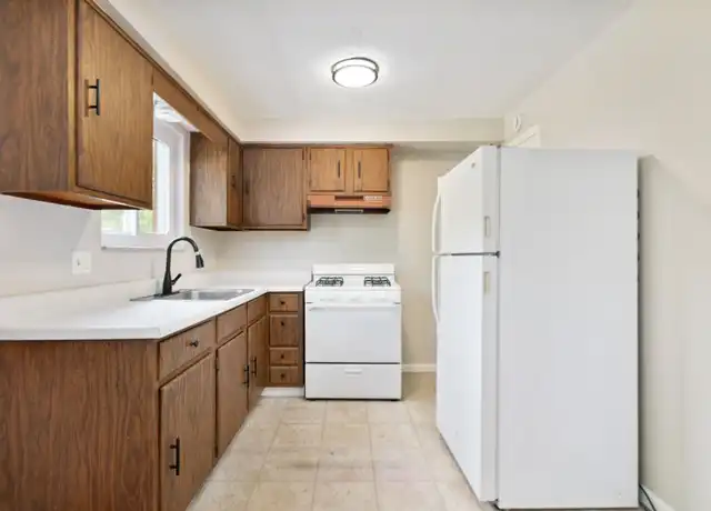 Property at 1569 Cathell Rd Apt D3, Pittsburgh, PA, 15236, 2 beds, 1 bath, [object Object]