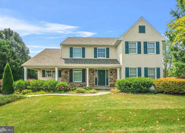Property at 11 Churchill Dr, Elverson, PA, 19520, 3 beds, 2.5 baths, [object Object]