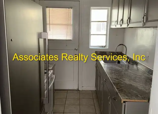 Property at 510 SE 8th St, Gainesville, FL, 32601, 2 beds, 1 bath, [object Object]