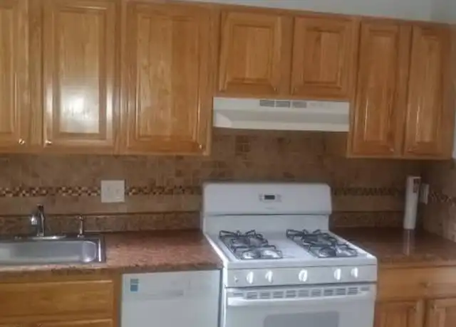 Property at 43 Irving Ter, Bloomfield, NJ, 07003, 1 bed, 1 bath, [object Object]