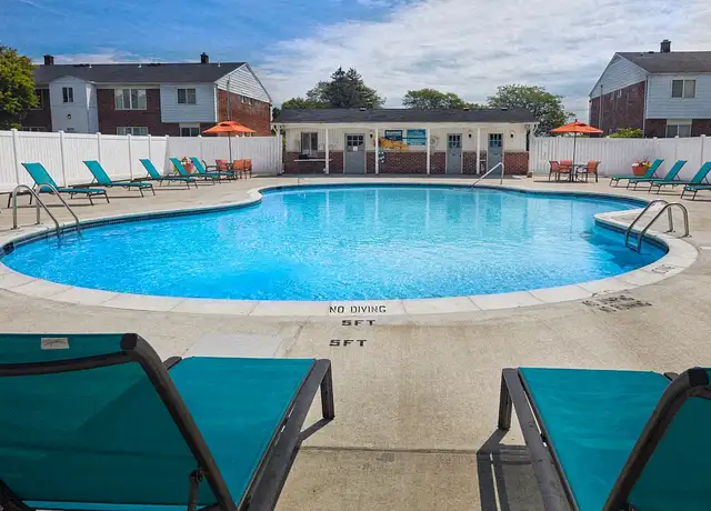 Photo of 31499 Mound Rd, Warren, MI 48092