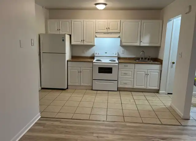 Property at 328 Marion Ave Unit 17, Painesville, OH, 44077, 1 bed, 1 bath, [object Object]