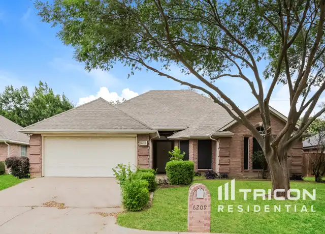 Property at 6209 Meadowmere Ln, Arlington, TX, 76001, 4 beds, 2 baths, [object Object]