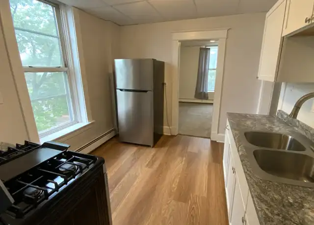 Property at 1728 W 1st St Unit 8, Duluth, MN, 55806, 2 beds, 1 bath, [object Object]