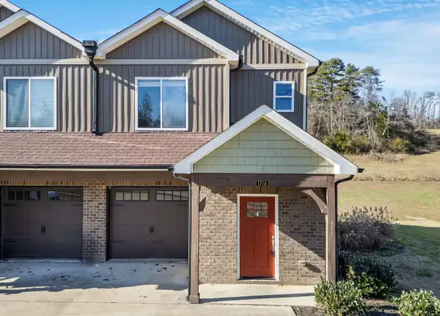 Property at 1676 McCleary Bend Rd, Sevierville, TN, 37876, 3 beds, 2.5 baths, [object Object]