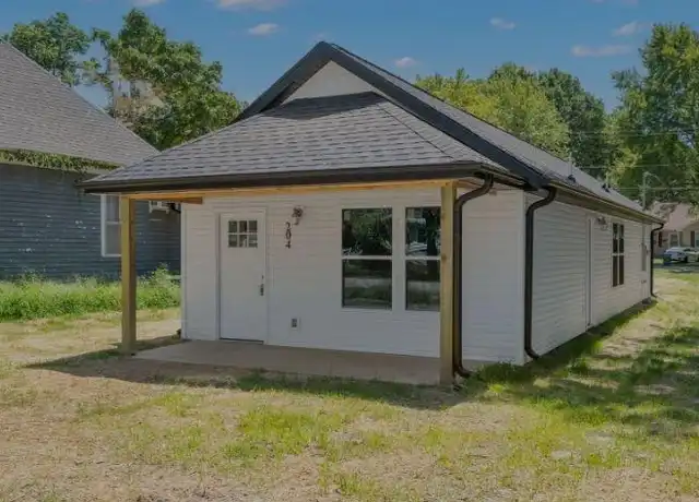Property at 204 Jasper St, Aurora, MO, 65605, 2 beds, 1 bath, [object Object]