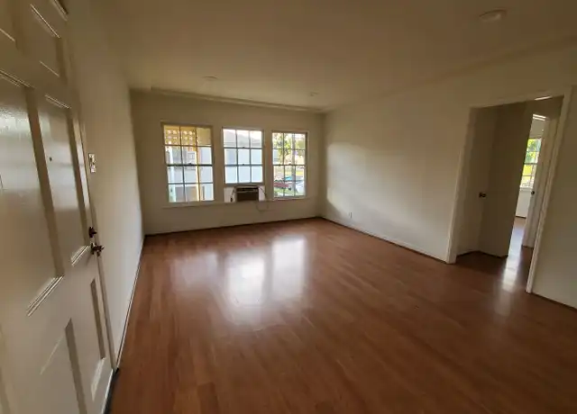 Property at 1032 W Glenoaks Blvd Unit 1032 1/2, Glendale, CA, 91202, 2 beds, 1 bath, [object Object]
