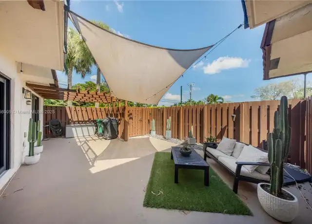 Property at 12006 SW 9th Mnr, Davie, FL, 33325, 3 beds, 2.5 baths, [object Object]