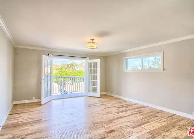 Property at 2438 5th St Unit B, Santa Monica, CA, 90405, 2 beds, 2 baths, [object Object]