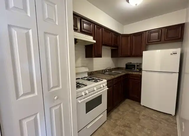 Property at 736 W Buena Ave Unit 502, Chicago, IL, 60613, 1 bed, 1 bath, [object Object]