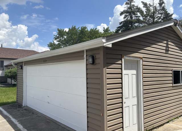 Photo of 831 Cambridge Ave, Matteson, IL 60443