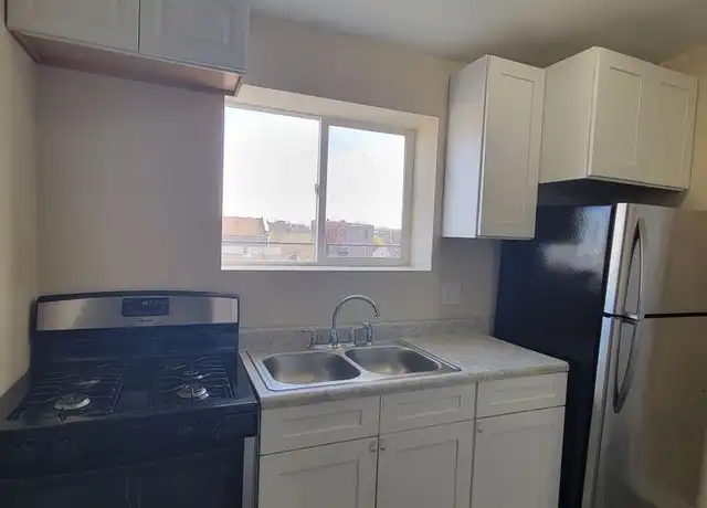 Property at 2219 S Oakley Ave Unit 4R, Chicago, IL, 60608, 1 bed, 1 bath, [object Object]