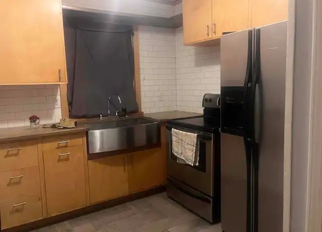 Property at 304 4th Ave, Iowa City, IA, 52245, 2 beds, 1 bath, [object Object]