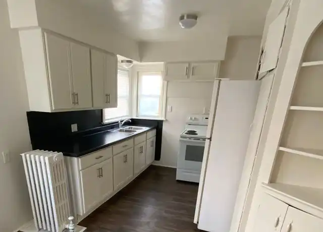 Property at 417 W Franklin St Unit 417 6, Elkhart, IN, 46516, 2 beds, 1 bath, [object Object]