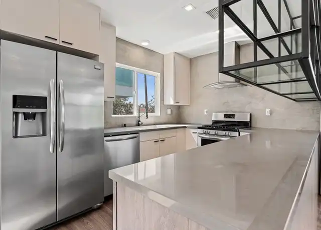 Property at 938 Croft Ave Unit 3, Los Angeles, CA, 90069, 1 bed, 2 baths, [object Object]