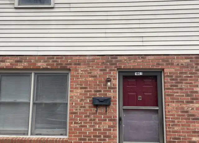 Property at 1051 3rd St SE, Hickory, NC, 28602, 2 beds, 1.5 baths, [object Object]