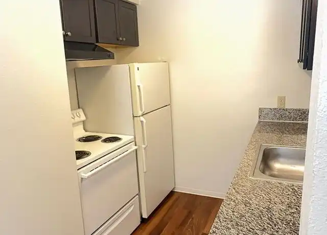 Property at 811 Bennett Ave Unit 6, Medford, OR, 97504, 1 bed, 1 bath, [object Object]