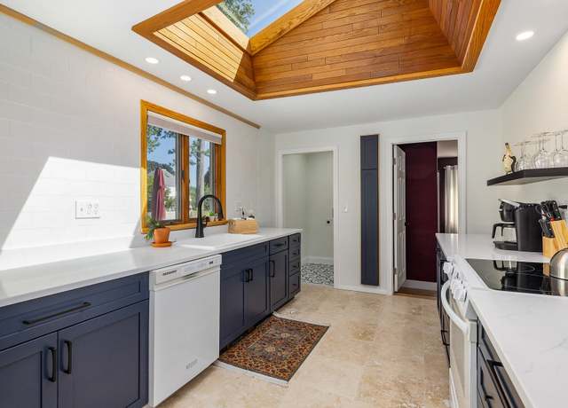 Photo of 32 Hampshire Rd, Portsmouth, NH 03801