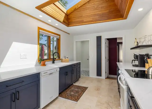 Property at 32 Hampshire Rd, Portsmouth, NH, 03801, 3 beds, 2 baths, [object Object]