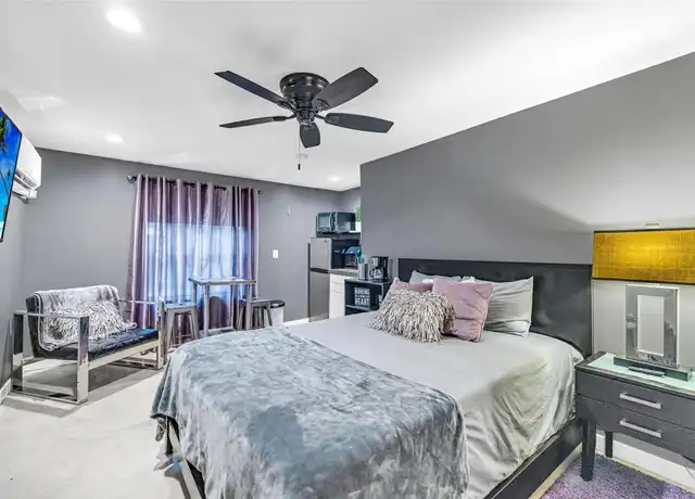 Property at 1713 NE 11th St Unit B, Fort Lauderdale, FL, 33304, 1 bed, 1 bath, [object Object]