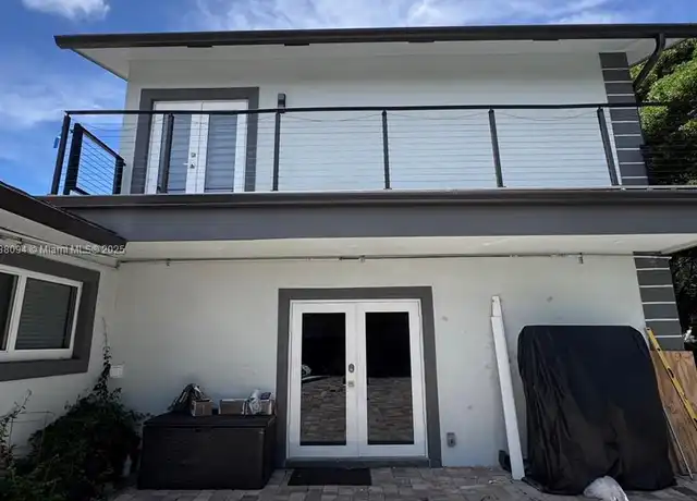 Property at 755 N Crescent Dr Unit B, Hollywood, FL, 33021, 2 beds, 1 bath, [object Object]