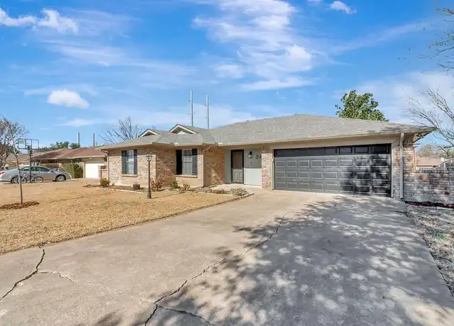 Property at 341 La Quinta Cir N, Keller, TX, 76248, 3 beds, 2 baths, [object Object]