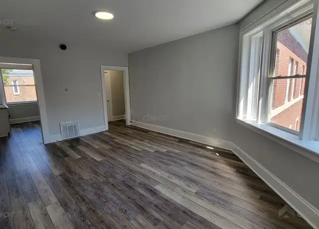Property at 1004 Main St Unit 5, Worcester, MA, 01603, 2 beds, 1 bath, [object Object]