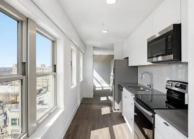 Property at 3835 Main St Unit 903, Kansas City, MO, 64111, 1 bed, 1 bath, [object Object]