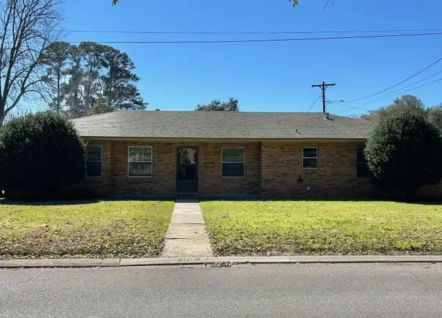 Property at 1715 W Saint Mary Blvd, Lafayette, LA, 70506, 3 beds, 2 baths, [object Object]