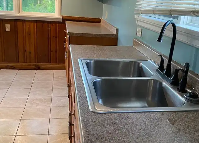 Property at 403 Noble Ave, Akron, OH, 44320, 3 beds, 1 bath, [object Object]