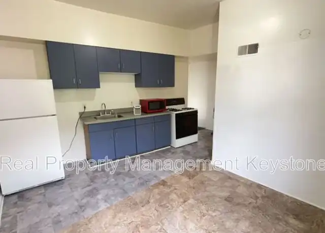 Property at 429 Island Ave Unit 2, McKees Rocks, PA, 15136, 3 beds, 1 bath, [object Object]