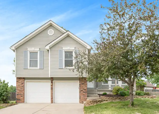 Property at 1812 SE 7th St, Lees Summit, MO, 64063, 3 beds, 2 baths, [object Object]