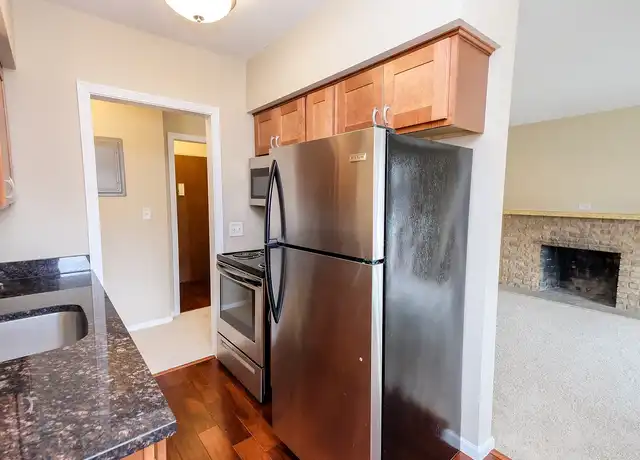 Property at Parkview Court - 1900 E Shore Dr, St Paul, MN, 55109, 1-2 bed, 1 bath, [object Object]