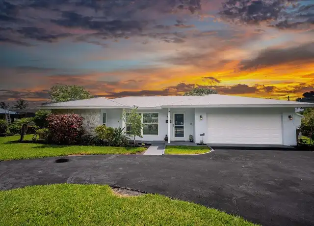 Property at 2066 5th Ct SE, Vero Beach, FL, 32962, 2 beds, 2 baths, [object Object]