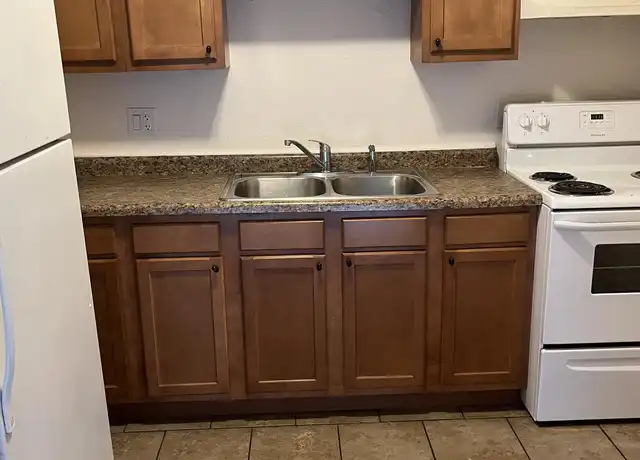 Property at 947 N 11th St, Miamisburg, OH, 45342, 2 beds, 1 bath, [object Object]