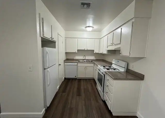 Property at Bullard Garden Apartments - 1671 E Bullard Ave, Fresno, CA, 93710, 2 beds, 1 bath, [object Object]