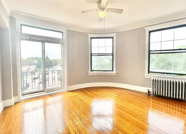Property at 7131 N Ridge Blvd Unit 3, Chicago, IL, 60645, 2 beds, 1 bath, [object Object]
