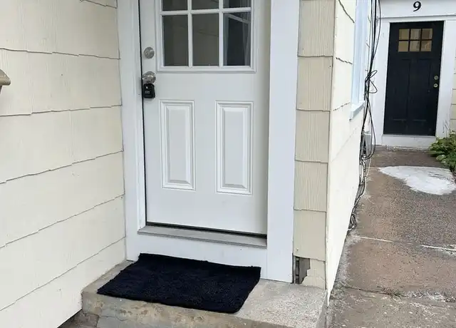 Property at 9 Chestnut St Unit 11, Manchester, CT, 06040, 1 bed, 1 bath, [object Object]