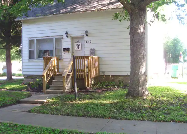 Property at 432 W Jefferson St, Macomb, IL, 61455, 3 beds, 1 bath, [object Object]