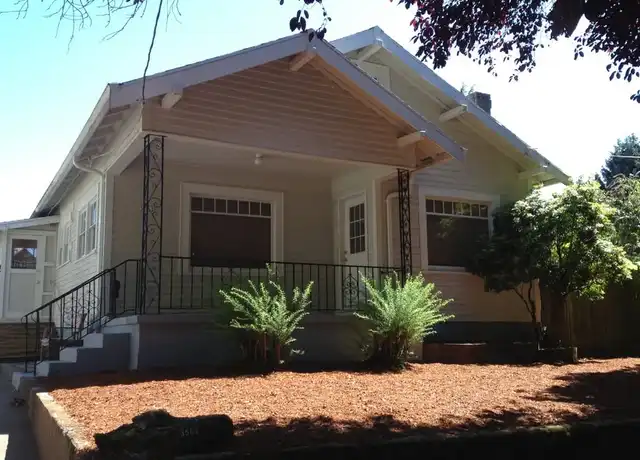 Property at 3562 SE 26th Ave, Portland, OR, 97202, 2 beds, 1 bath, [object Object]